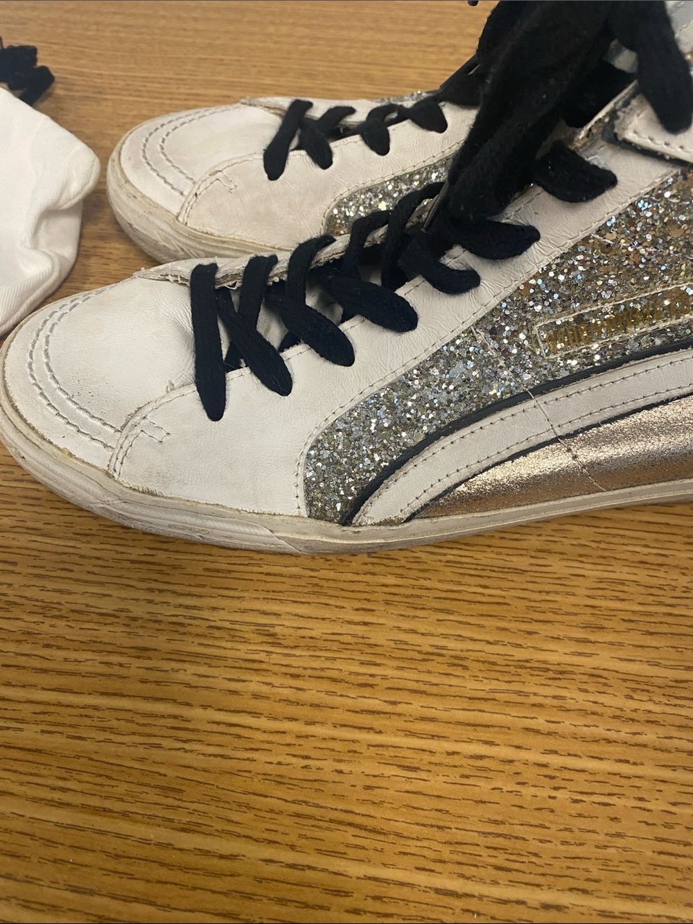 Golden Goose High-Top Sneakers in White Silver Gold with Black Star - Picture 9 of 10